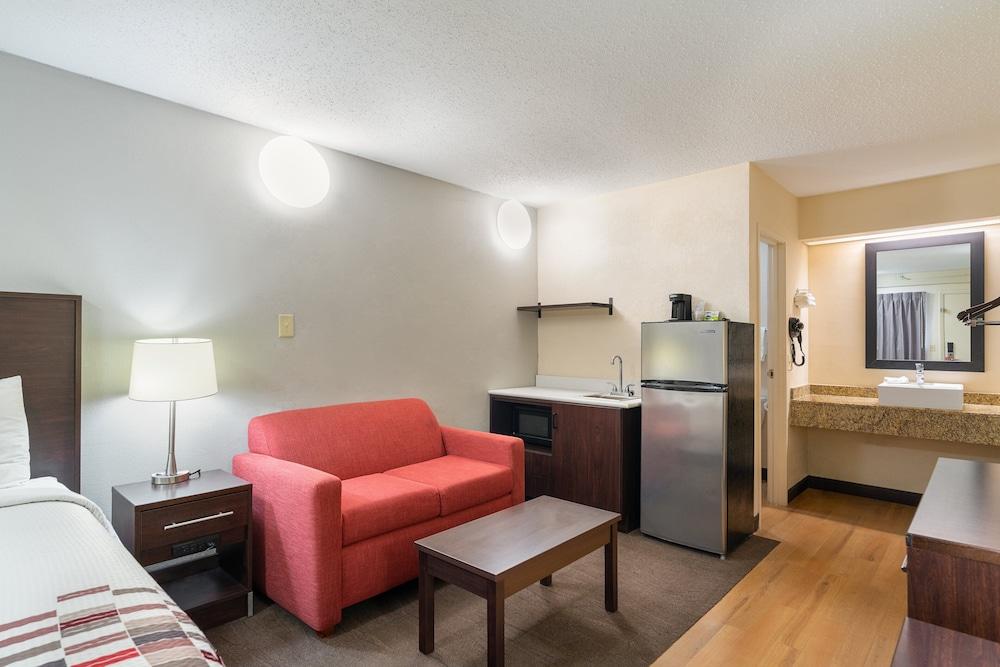 Travelodge By Wyndham Peoria Exterior photo