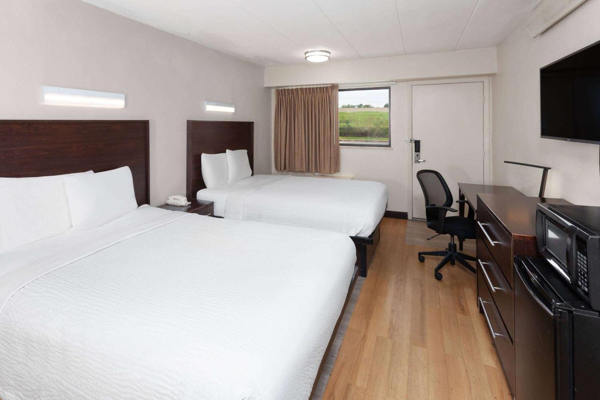 Travelodge By Wyndham Peoria Exterior photo