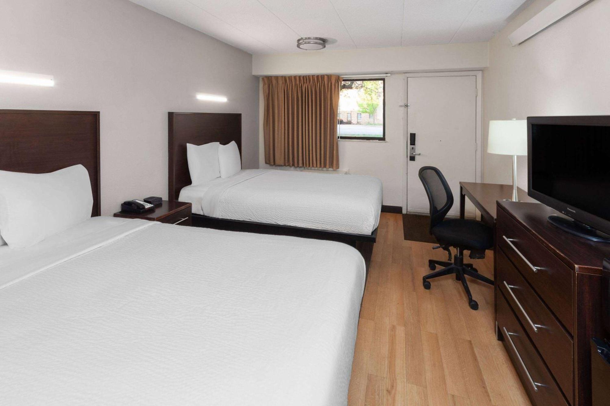 Travelodge By Wyndham Peoria Exterior photo