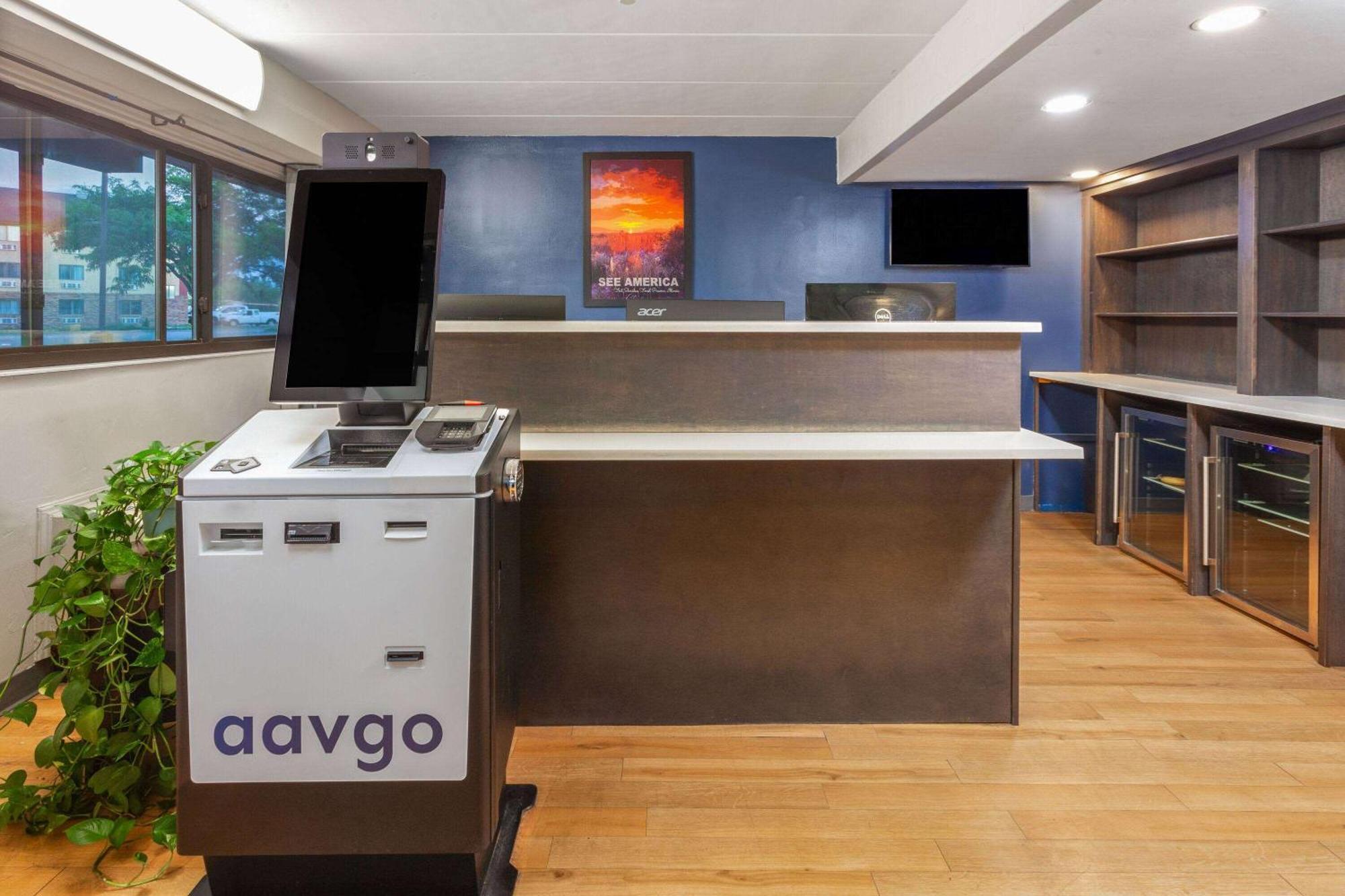 Travelodge By Wyndham Peoria Exterior photo
