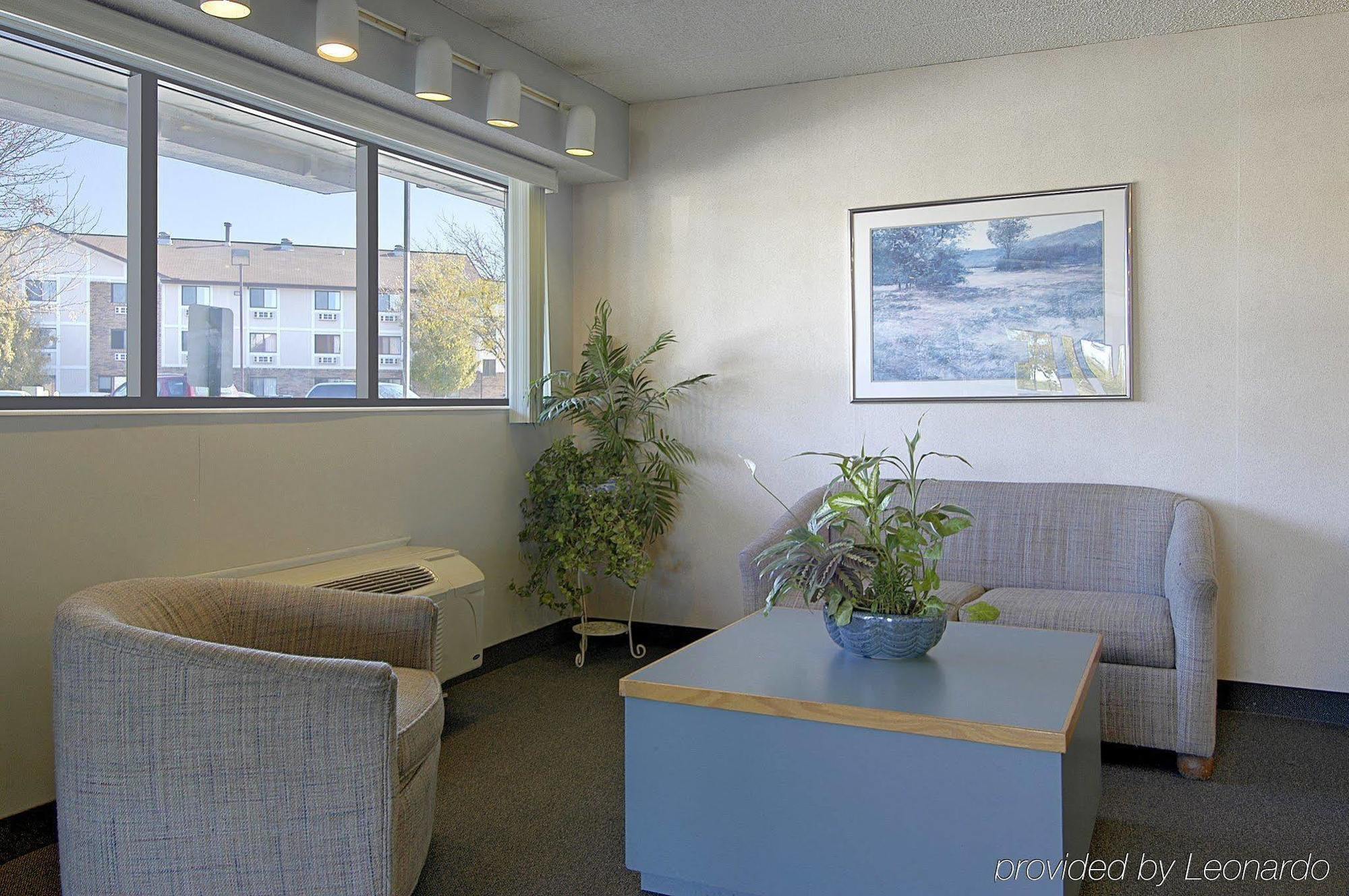 Travelodge By Wyndham Peoria Interior photo